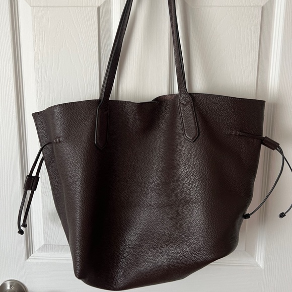 Banana Republic Handbags - Banana Republic tote